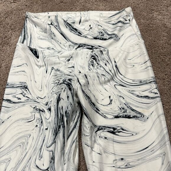 Balance collection leggings! Size medium black and white like new - Picture 2 of 7